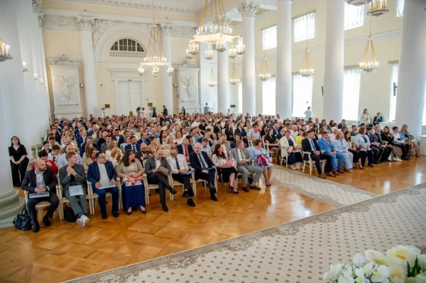 10 июля в Смольном состоялась торжественная церемония 29-ого Единого выпуска слушателей Президентской программы
